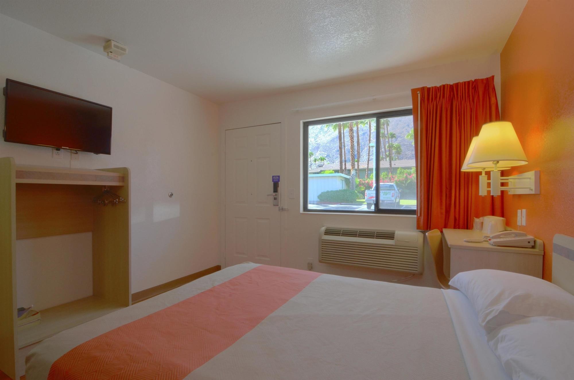 Motel 6-Palm Springs, Ca - East - Palm Canyon Bagian luar foto