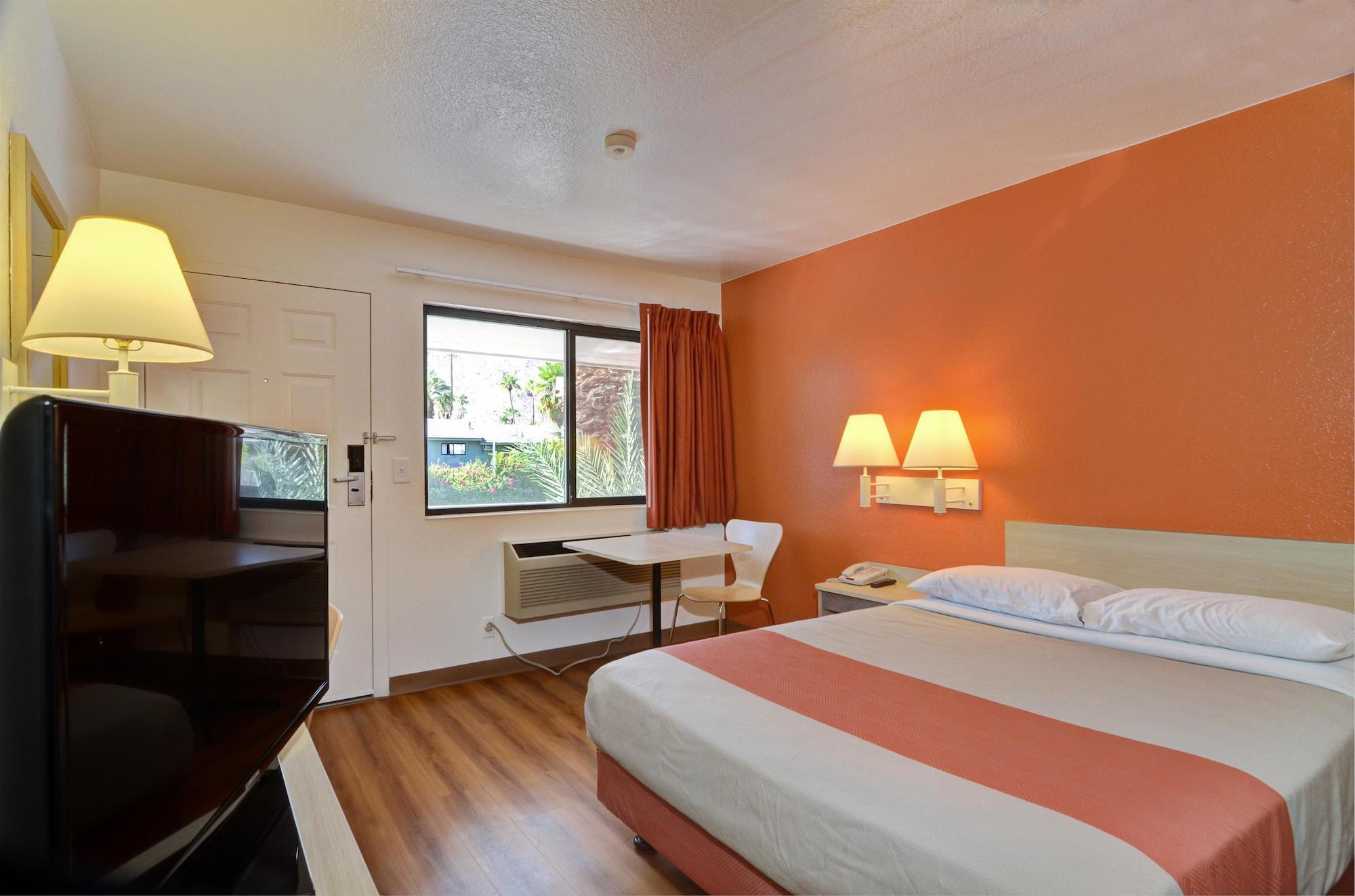 Motel 6-Palm Springs, Ca - East - Palm Canyon Bagian luar foto