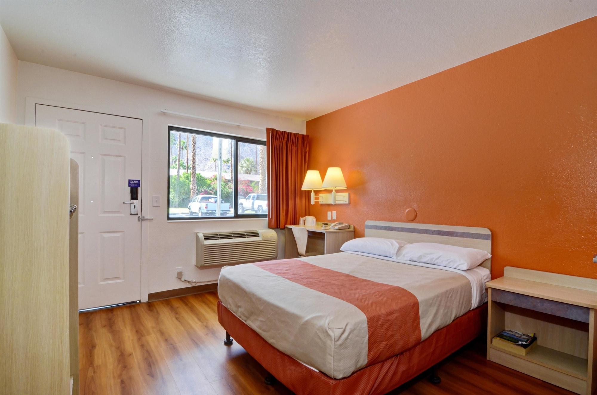 Motel 6-Palm Springs, Ca - East - Palm Canyon Bagian luar foto