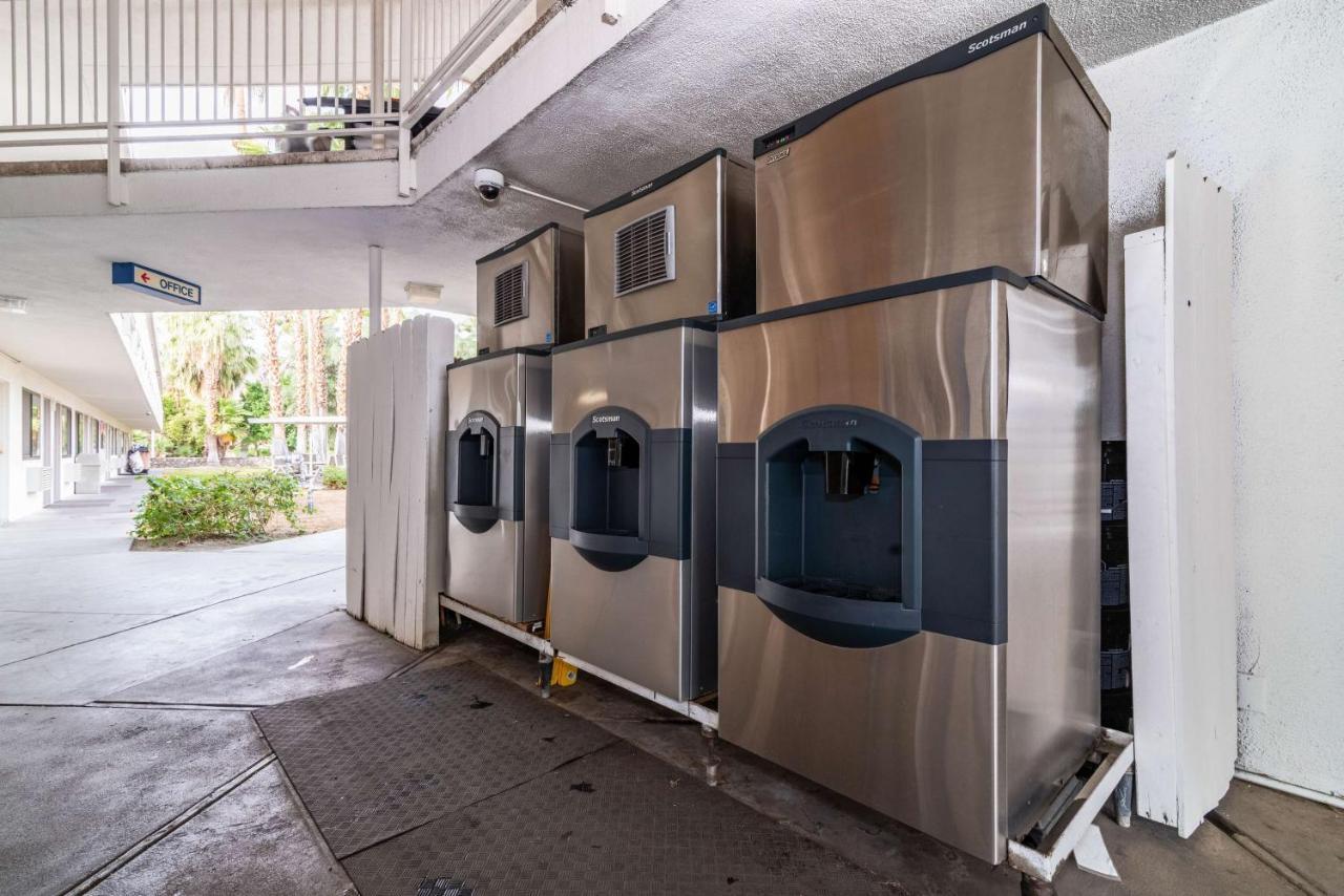 Motel 6-Palm Springs, Ca - East - Palm Canyon Bagian luar foto