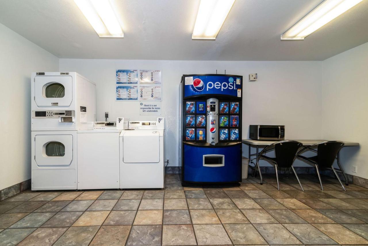 Motel 6-Palm Springs, Ca - East - Palm Canyon Bagian luar foto