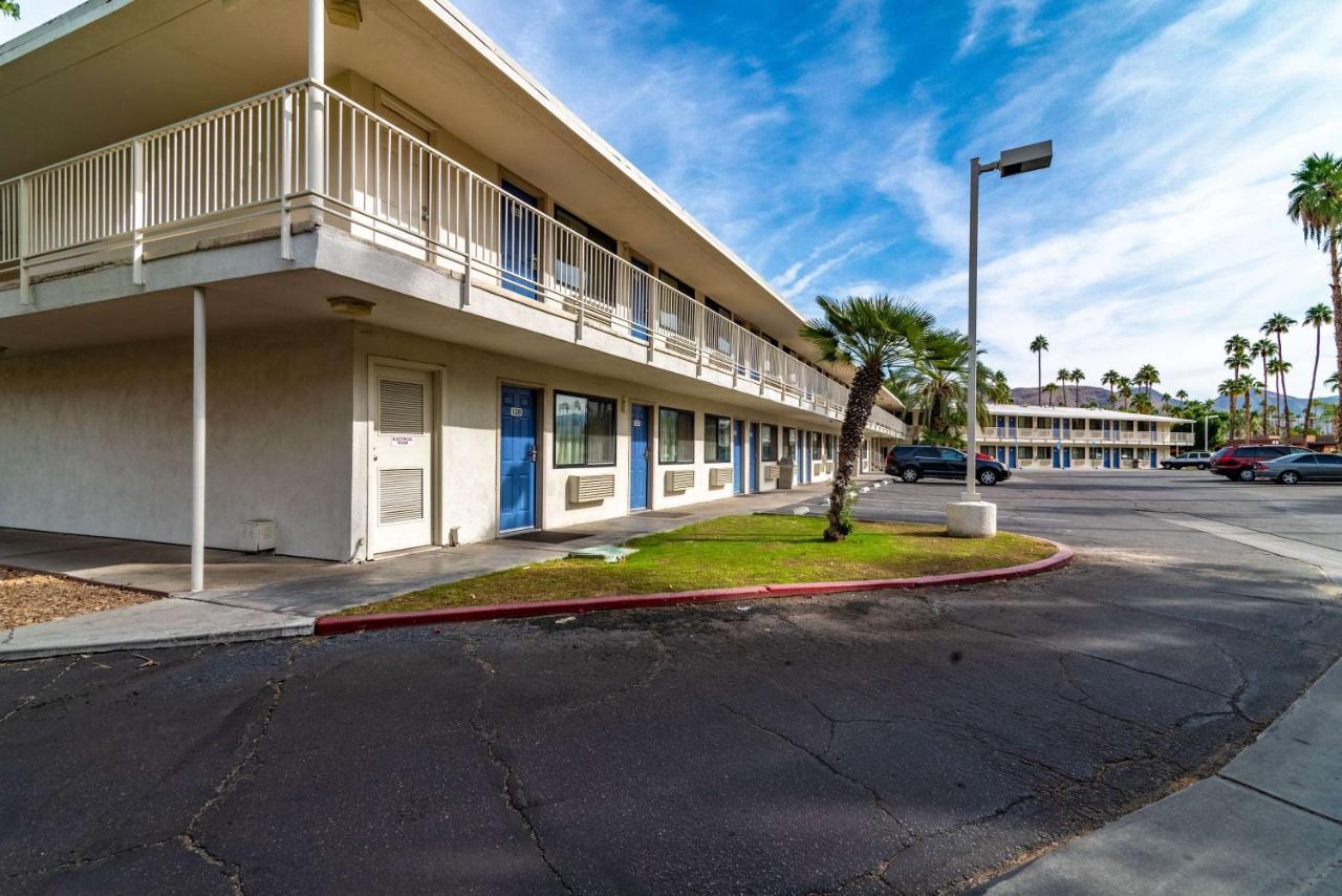 Motel 6-Palm Springs, Ca - East - Palm Canyon Bagian luar foto
