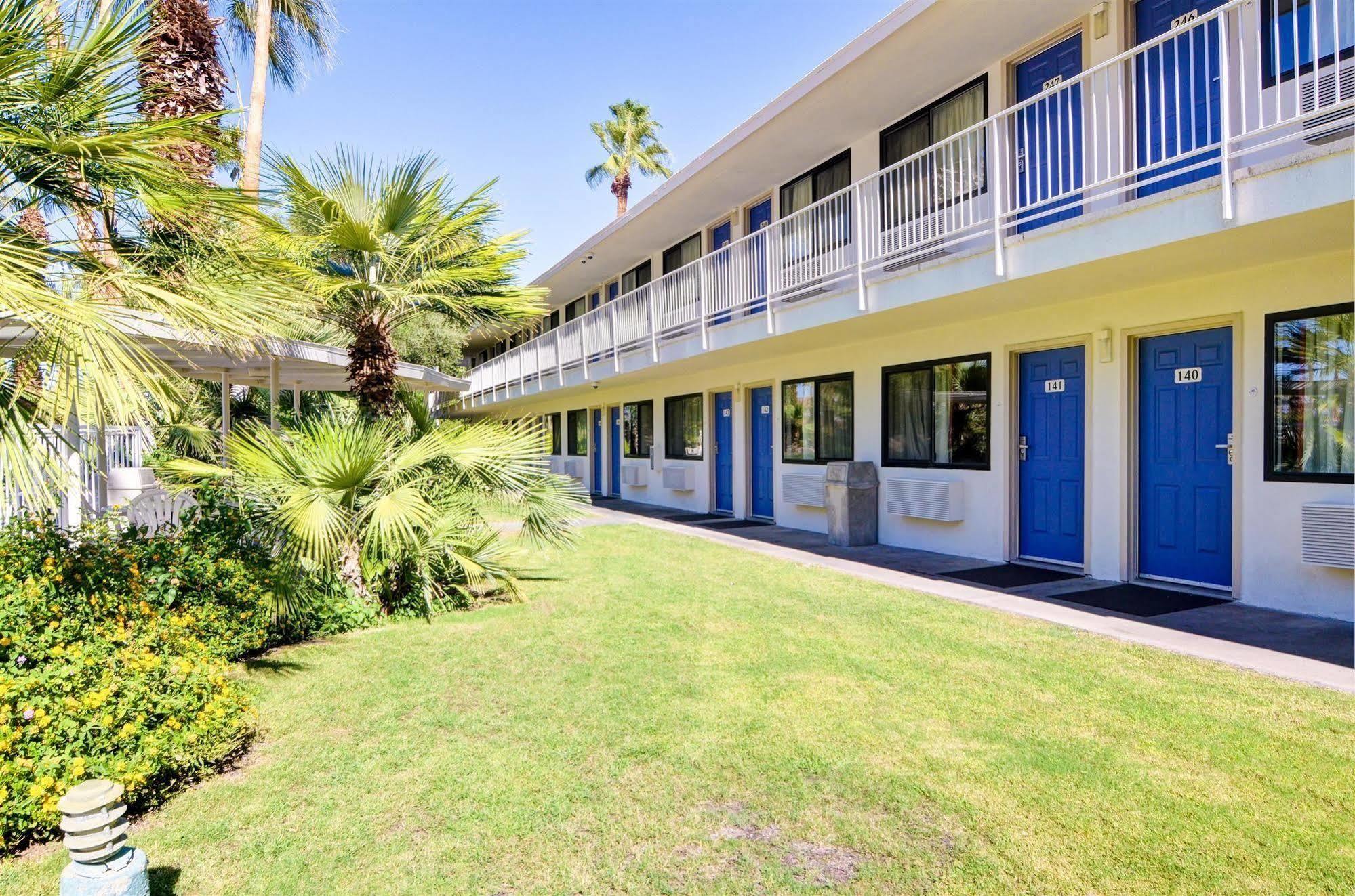 Motel 6-Palm Springs, Ca - East - Palm Canyon Bagian luar foto