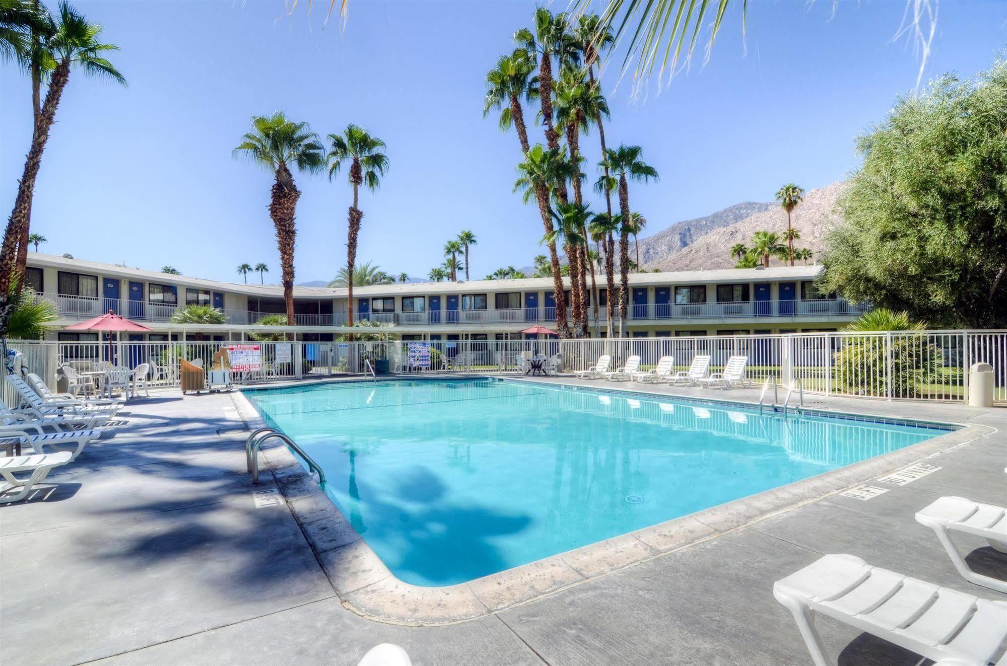 Motel 6-Palm Springs, Ca - East - Palm Canyon Bagian luar foto