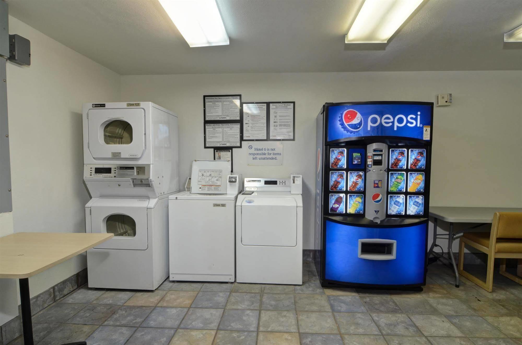 Motel 6-Palm Springs, Ca - East - Palm Canyon Bagian luar foto