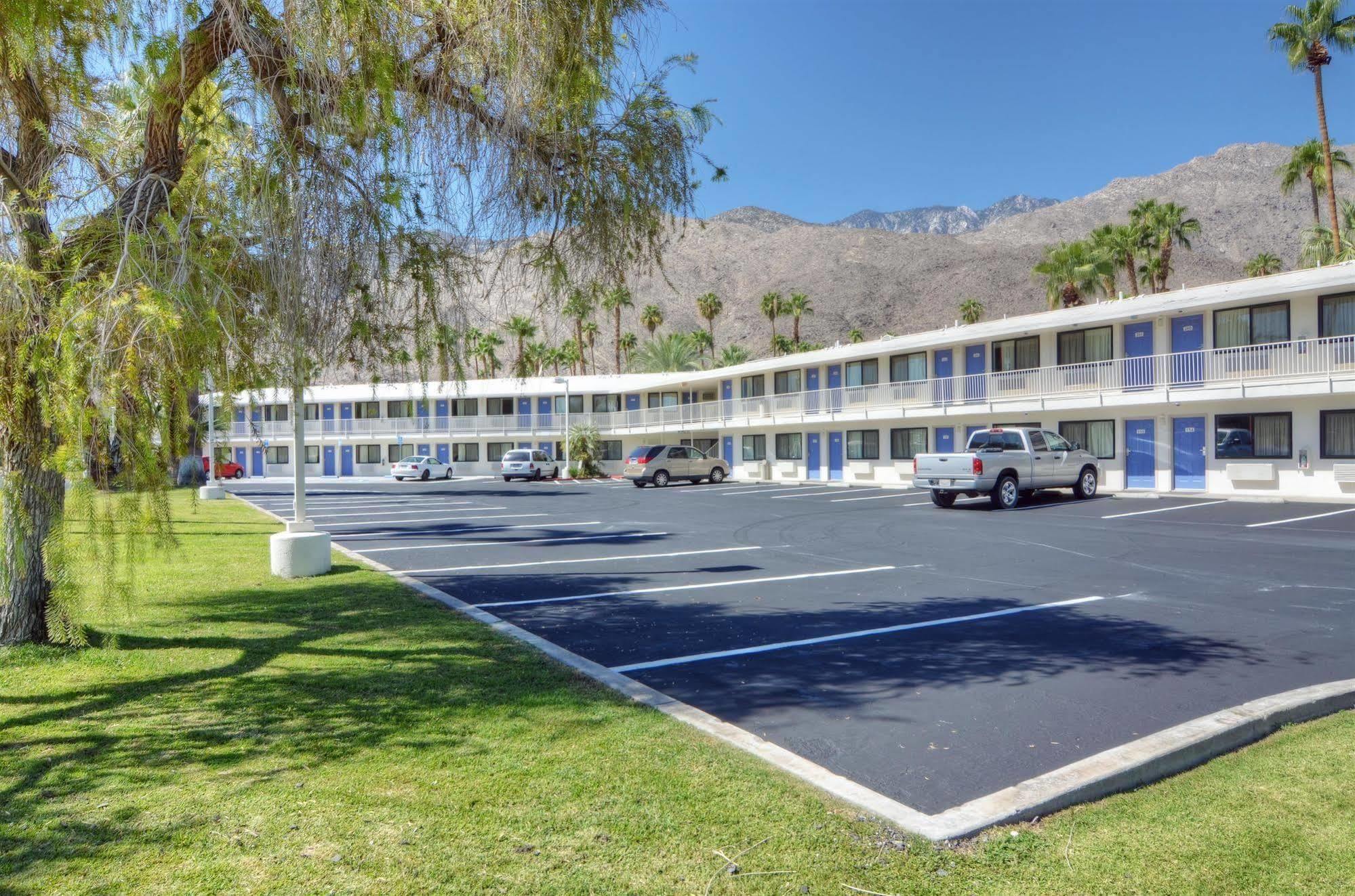 Motel 6-Palm Springs, Ca - East - Palm Canyon Bagian luar foto
