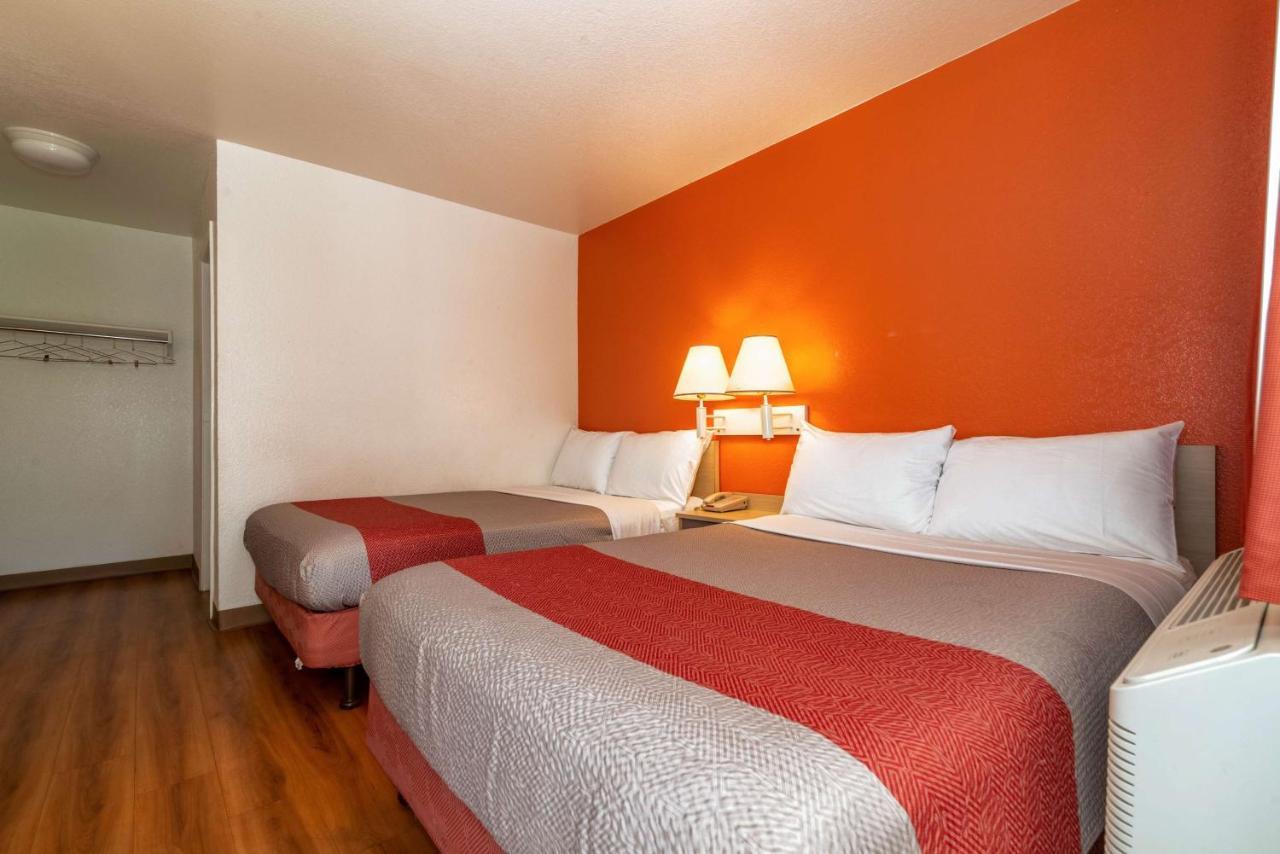 Motel 6-Palm Springs, Ca - East - Palm Canyon Bagian luar foto